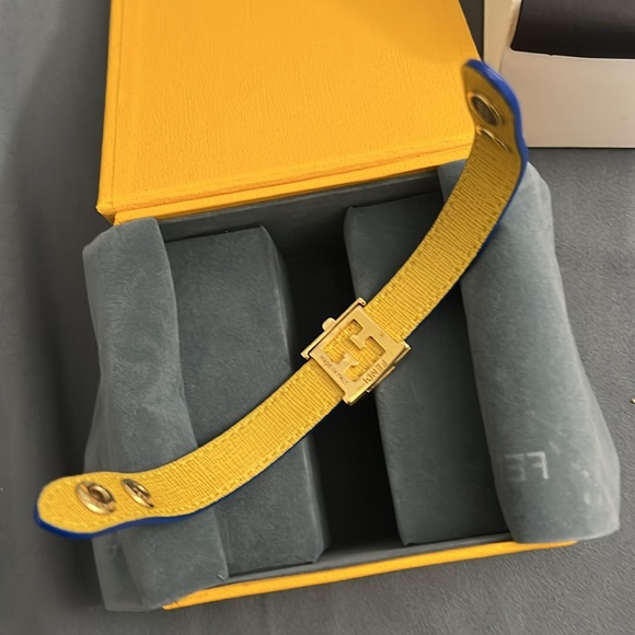 BRAND NEW FENDI BRACCIALE REVERSIBILE VIT.ELITE BICOLORE SMALL - Picture 3 of 7